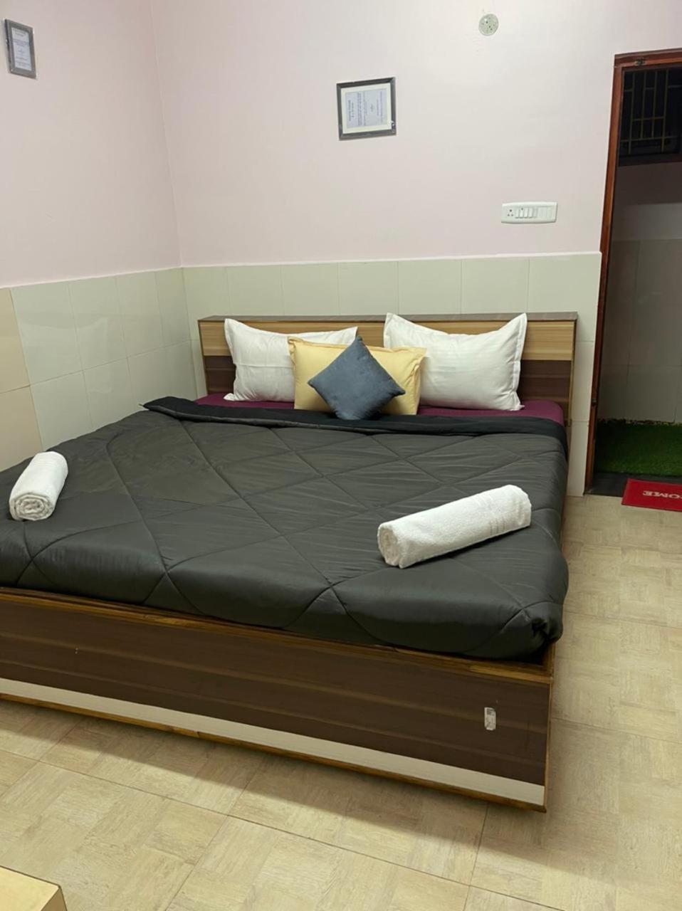 Hp Hotel - Hotel Pentoz Ооти Екстериор снимка